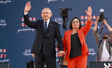 CHP Genel Başkanı Kemal Kılıçdaroğlu'nun eşi Selvi Kılıçdaroğlu ve CHP İstanbul İl Başkanı Canan Kaftancıoğlu'nun Kahramanmaraş'ta dinlediği bir depremzede, "Eve giremiyoruz, evin her tarafı berbat.