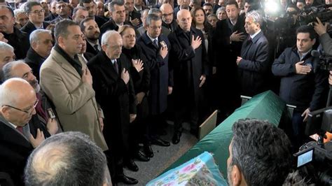 CHP Lideri Özgür Özel, Semra Dinçer’in annesinin cenazesine katıldı