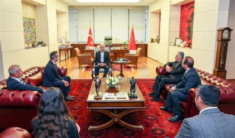 CHP Lideri Kılıçdaroğlu, partisinin İzmir ve Balıkesir Büyükşehir adaylarını açıkladı