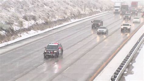 CHP temporarily escorts traffic through I-5, Grapevine during brief snowfall