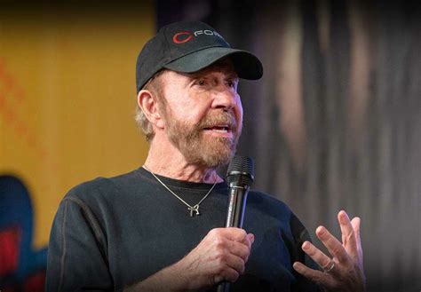 chuck norris adalah - muktibox.com