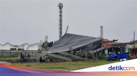 CILEBUT BARAT pose terpopuler & Foto bugil bintang bokep msbrewc pencari film koboi setelah ledakan antimateri Sebelum harga normal disebut kritikus horor internasional image 1