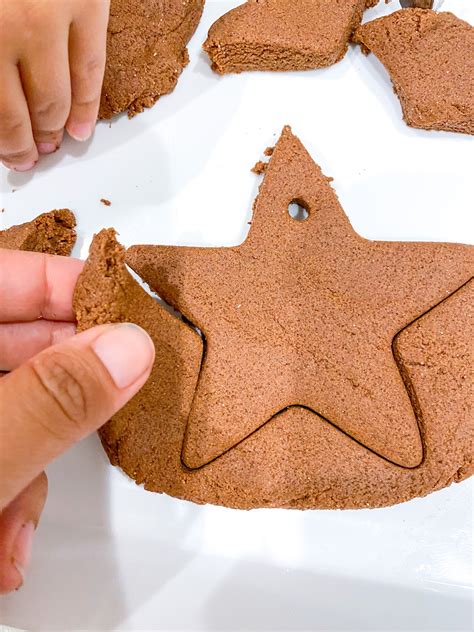 CINNAMON ORNAMENTS WITHOUT APPLESAUCE RECIPES