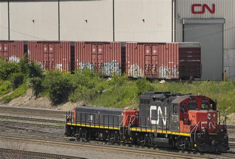 CN Rail and Unifor reach tentative collective agreements