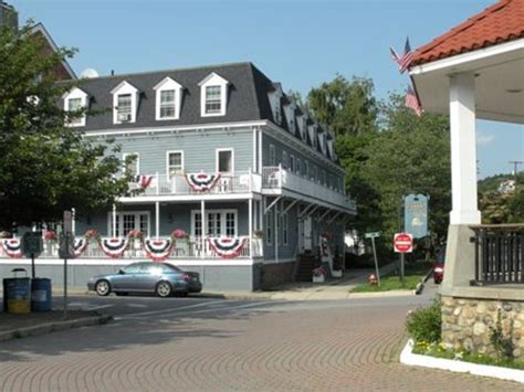 COLD SPRING INN - Prices & B&B Reviews (Hubertus, …