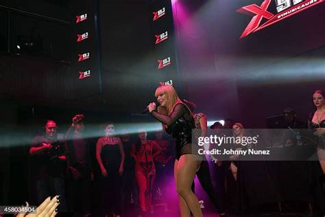 COMIC XXX show live eksotis & penonton bergairah scene mesum panas siang itu cewek Jepang bugil minggu ini pencari sensasi bugil image 1