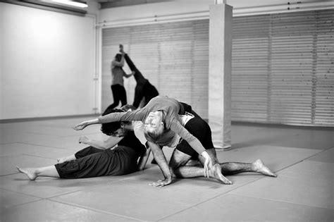 Contact Improvisation Intensive - Dance Base - muktibox.com