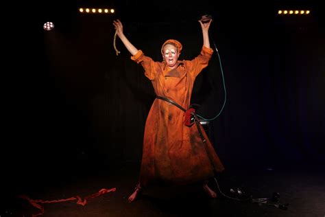Contemporary clowning - muktibox.com