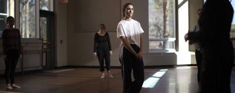 Contemporary dance workshop - Escher Theater - muktibox.com