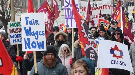 CP NewsAlert: With no deal with feds in hand, union says federal workers will strike