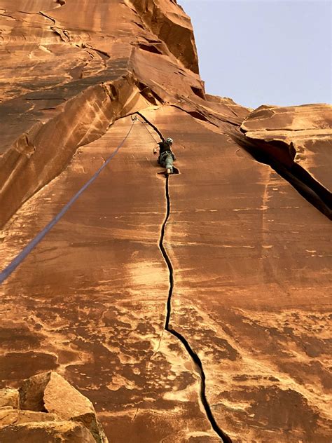 CRACK CLIMBING Indian Creek - YouTube