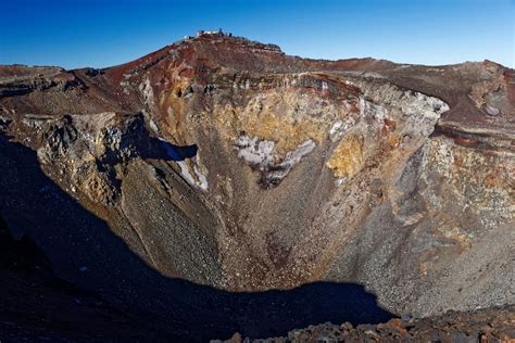 Crater | volcanic, impact, formation | Britannica - wintechmobiles.com