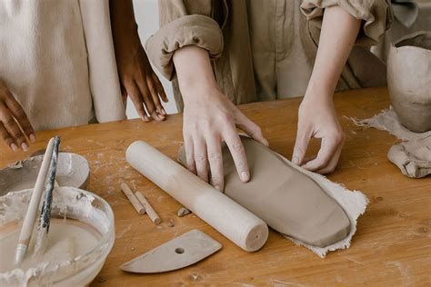 Create amazing shapes with slab pottery - Gathered - muktibox.com