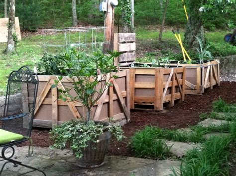 Creative Patio Garden with Upcycled Shipping Crates - raincitystudios.com