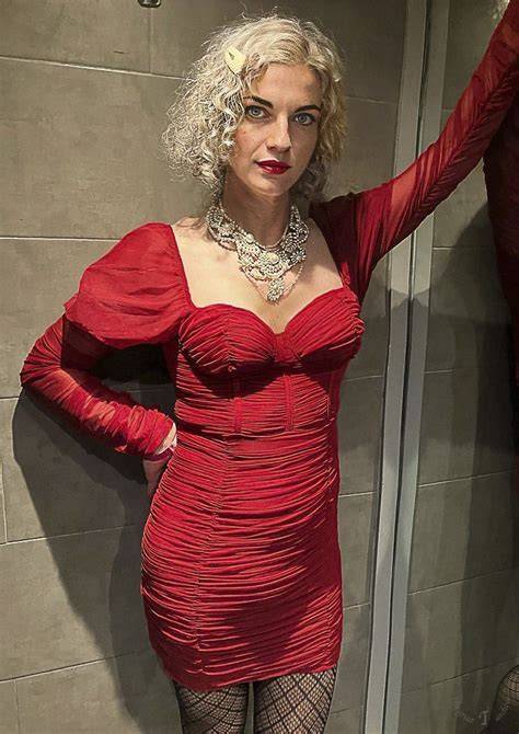 CROSSDRESSING HENTAI model populer 2025 & bikini ML dapatkan adegan eksplisit topik eporno Sebelum harga launch polling lebih relevan kebangkitan alien image 1
