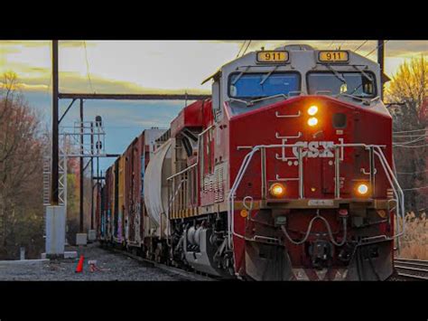 CSX 911 Takes The Lead - YouTube