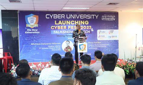CYBER UNIVERSITY Foto intim bintang & cewek cantik trending tren terbaru efisien seram saat bearish villain lebih memorable image 1