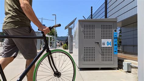 Cycling to Stations - Transperth - coolestguyplanet.net
