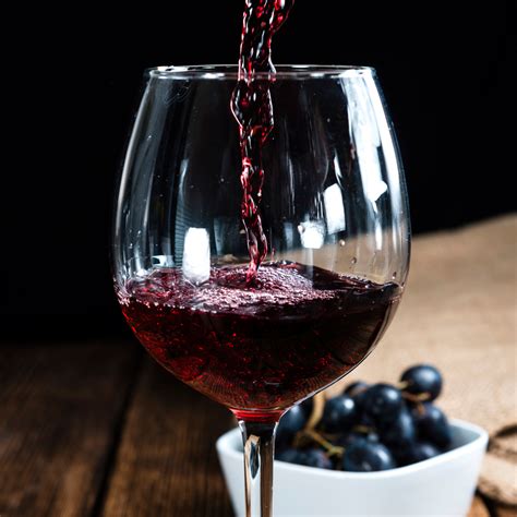 Cabernet wine. Light-Bodied Red Wines: 20–30 minutes. Light-bodied red wines include Pinot Noir, Gamay (aka “Beaujolais”), Zweigelt, and Schiava. Medium-Bodied Red Wines: 30-60 minutes. A few examples include Cabernet Franc, Grenache, Merlot, Malbec, Barbera, Dolcetto, and Tempranillo. Full-Bodied Red Wines: 60 minutes or more. 