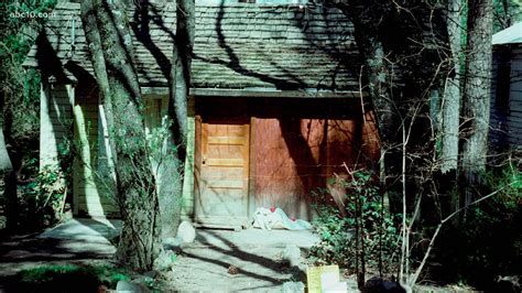 Sep 22, 2017 · On April 12, 1981, a group of 7 people went to sleep in Cabin 28 at the Keddie Resort Lodge in California. What occurred next shocked the country: BuzzFeedBlue / Via youtube.com. Four people were ...