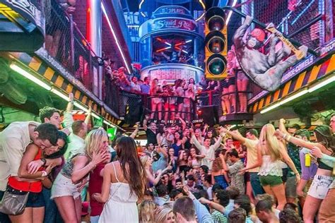 Cabo san lucas nightlife. These are the best places for budget-friendly nightlife in Cabo San Lucas: All Ways Cabo Transportation; Cabo Party Fun; Saloon Cabo; Uno Mas? Monkey's Cave Bar (monkey business) See more budget-friendly nightlife in Cabo San Lucas on Tripadvisor 