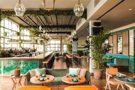 Cabra chicago. Cabra, Top Chef and James Beard Award-winner Stephanie Izard’s Peruvian-inspired restaurant, opens atop Chicago ’s Hoxton Hotel tonight. The Fulton Market spot is just a block or two from ... 