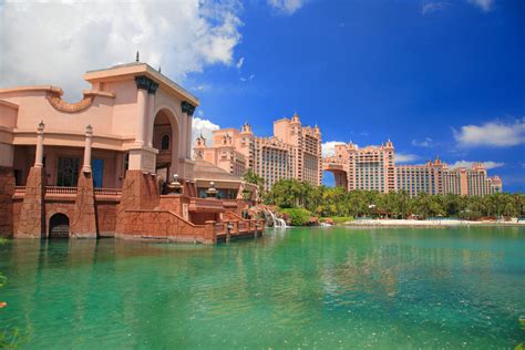 Caesars Rewards has improved the benefits at Atlantis for Diamond and Platinum elites, increasing the number of free nights and play credit.