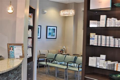 Cahaba dermatology. Cahaba Dermatology & Skin Health Center is a medical group practice located in Hoover, AL that specializes in Internal Medicine. Insurance Providers Overview Location ... 