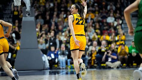 Caitlin Clark’s 38 points leads No. 4 Iowa over Cleveland State 104-75