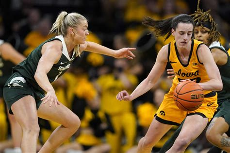Caitlin Clark hits long 3-pointer at the buzzer, scores 40 as No. 4 Iowa beats Michigan State 76-73
