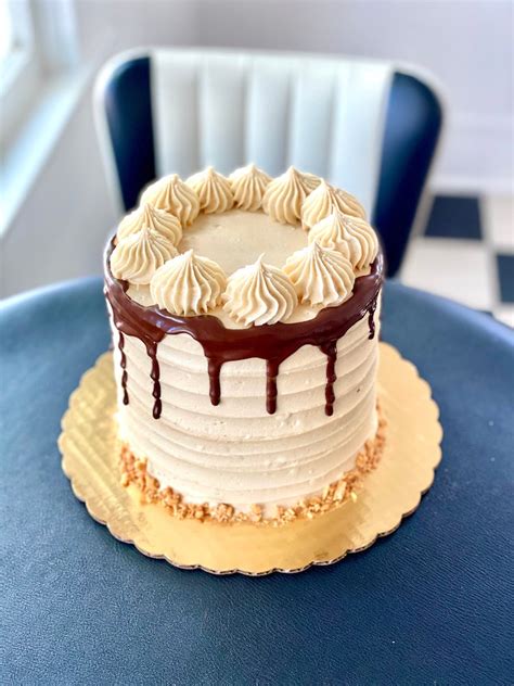 Cakes austin. 17 Best and Cutest Bakeries in Austin. By Kalyn / March 2, 2023. Austin is a haven for both foodies and dessert lovers. And nothing beats the feeling of sinking your … 