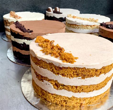 Cakes in seattle. Now open 7 days a week! Cakes of Paradise is a family-owned bakery & cafe specializing in Hawaii-inspired tropical-flavored cakes sold whole & by the slice. 