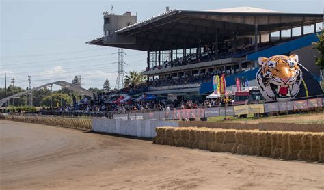 The Cal Expo racetrack hosts harness racing meets almost year-round. The track opened to the public in 1971 and has a one-mile oval with a 990ft homestretch. The racetrack grandstand (The Miller Lite Grandstand) seats 22,000 and was the site of the 1983 Greater Sacramento Billy Graham Crusade..
