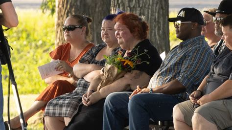 Caleb willingham funeral. D IXON, KENTUCKY: In the Season 5 finale of '1000-lb Sisters', TLC producers organized a memorial ceremony to commemorate and honor Caleb Willingham's death.However, it wasn't the actual funeral ... 