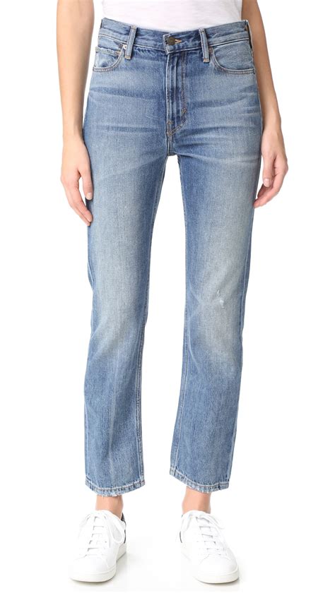 Calico cut jeans. A pair of jeans labeled size 29 generally equates to a U.S. size 8 or 10, depending on the manufacturer. The 29 indicates a 29-inch waist size, but even this measurement is not alw... 