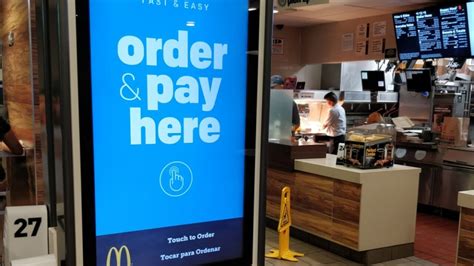 California Fast-Food Workers Move Closer To $20 Minimum Wage