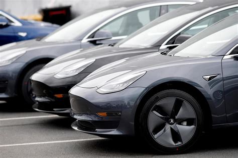 California city transitioning entire police car fleet to Teslas