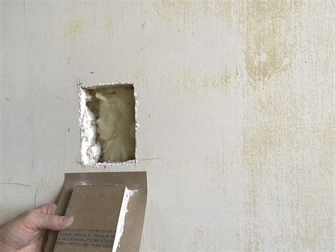 California drywall patch. 6 Nov 2023 ... A fast drywall patch for small holes that don't require wood backing or a "California Patch" -- use hot mud and ultrathin tape. 