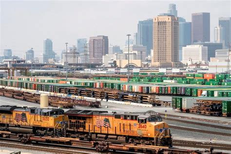 California passes 1st-in-nation train emissions rules