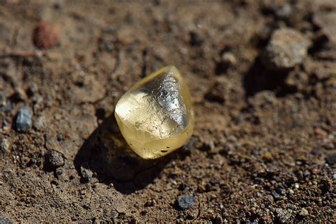 California woman finds 4.38-carat diamond at Arkansas