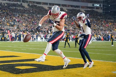 Callahan: Patriots’ upset in Pittsburgh feels bittersweet in the big picture