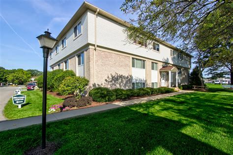 Cambridge Square Apartments - 7956 Market St Youngstown, …