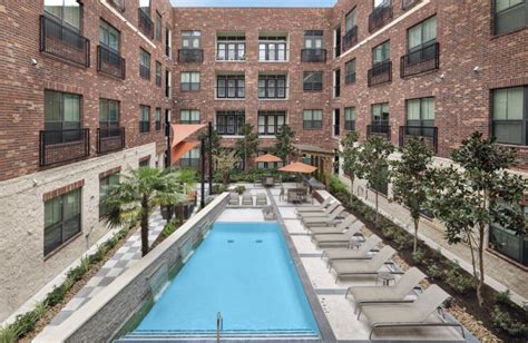 Camden city apartments houston tx. Features & Description of Camden City Centre. Lease by March 31 to receive up to $405 off select apartments. Restrictions apply. Call for details. We offer live video, self-guided, and team member tour options. Please call 24 x 7 to schedule. 