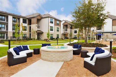 Camden cypress creek apartments. Please call us to discuss pricing and save your quote. Square footages are approximate. Floor plans may vary. Memorial floor plan at Camden Cypress Creek - 3 Beds, 2 baths 1,654 sqft starting at $1,929 and available on 3/31/2024. 