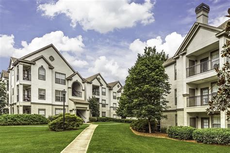 Camden dunwoody. Camden Dunwoody’s one, two, and three bedroom apartments are conveniently located at Atlanta’s perimeter in peaceful Dunwoody. Enjoy the convenience of being 
