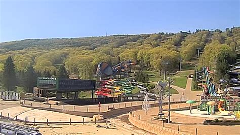 Cameras overlooking among others Blue Mountain, Shawnee Mountain, Camelback, Fernwood, Pocono Palace, and Bush.. This streaming webcam is located in Pennsylvania. Pocono Mountains (Blue Mountain, Shawnee Mountain, Camelback, Fernwood) - …. 