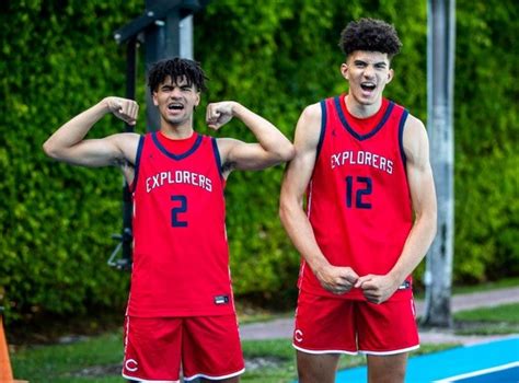 Cameron Boozer, a 6-foot-9 power forward out of Miami (Fla.) Christopher Columbus and is the son of Carlos Boozer, ranking as the No. 1 player in the sophomore class.. 