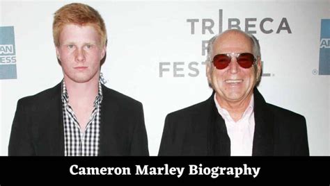 Cameron Marley Buffett turi jauniausio vaiko titulą Jane ir Jimmy Buffettų šeimoje, jis yra vienintelis jų įvaikis ir vienintelis sūnus. Cameronas Marley Buffettas nebėra tik sūnus, bet ir vyras, 2018 m. įžengęs į vedybinės palaimos skyrių su savo mergina. Dainininkas Jimmy Buffettas 2007 m. rugpjūčio 31 d.. 