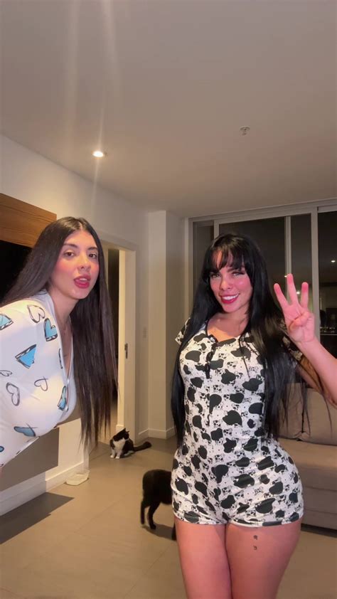 Camivalenciaaa Naked