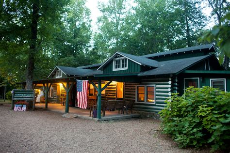 Camp skyline. Camp Skyline is also an easy 2 hour drive from Atlanta, GA and Birmingham, AL. Located atop Lookout Mountain and on the banks of The Little River. CAMP FACILITIES: Our beautiful, modern facilities are equipped with restrooms and showers in every cabin. Facilities include: heated outdoor pool, open-air gym, … 